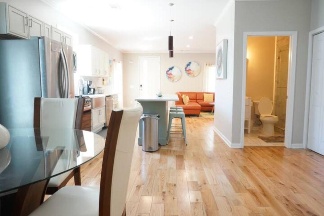 Unit 1 2 - Quiet Private Bedroom Private Bathroom *